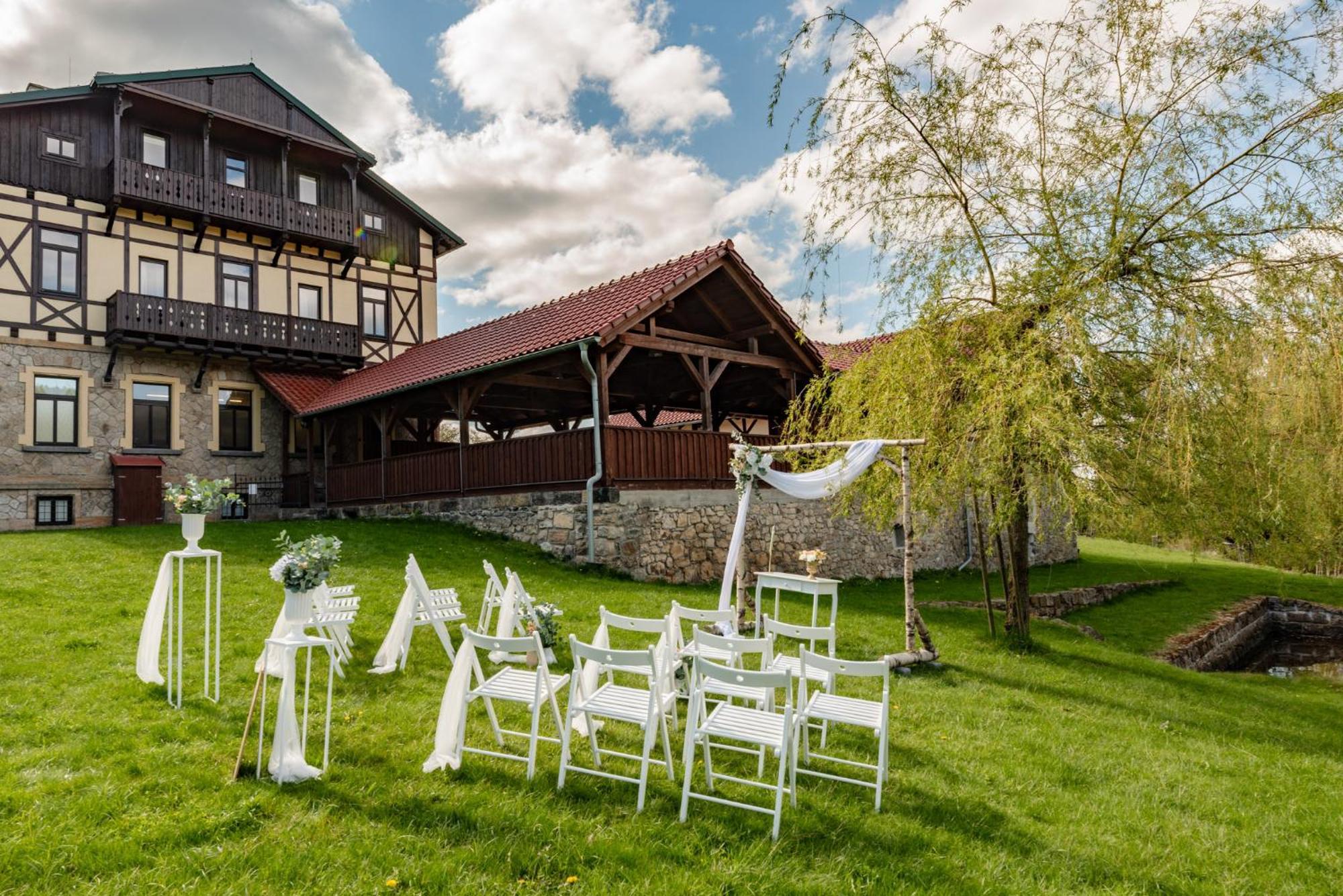 Hotel Svycarsky Dum Sneznik Exterior photo